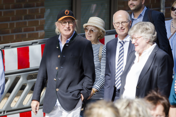 Otto Walkes, Peter Tschentscher (1. Bürgermeister Hamburg) und weitere Gäste.